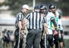 Arbitragem de futebol americano se reúne no centro do campo