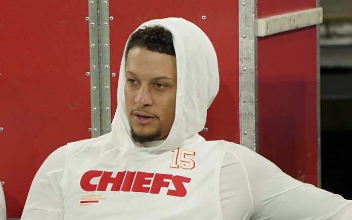 Mahomes no banco