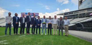 Dirigentes da NFL, Corinthians e SPTuris marcam o anúncio do jogo entre Eagles e Packers na Arena Corinthians. Foto: Victor Francisco / Salão Oval