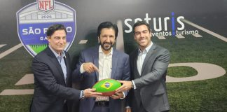 Dir. p/ esq.: Gerrit Meier, VP Senior NFL Internacional, Ricardo Nunes, Prefeito de São Paulo, e Gustavo Pires, Presidente da SPTuris, após anúncio oficial de Eagles x Packers, na prefeitura de São Paulo Foto: Victor Francisco / Salão Oval