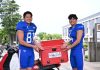 Cidade japonesa usa Correios para divulgar time local de futebol americano e vira exemplo de apoio ao esporte As agências de correios são de administração municipal, podendo usar o espaço para divulgação do time local. (Foto: Divulgação Challengers)