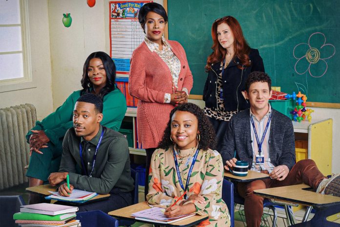 O elenco de Abbott Elementary reúne Tyler James Williams (Gregory), Janelle James (Ava), Quinta Brunson (Janine), Sheryl Lee Ralph (Barbara), Chris Perfetti (Jacob) e Lisa Ann Walter (Melissa). Foto: Pamela Littky / ABC.