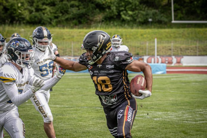 WR Thalys Almeida #18 vive uma temporada de sucesso na Alemanha (Fotos: Tanjazahn-Fotografie) WR Thalys Almeida #18 vive uma temporada de sucesso na Alemanha (Fotos: Tanjazahn-Fotografie)