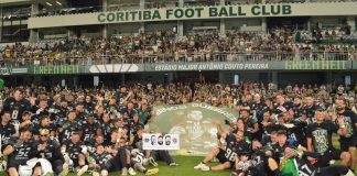 Croco conquista o tetracampeonato no Couto Pereira em 2025 e tira o cinturão do Mariners (Foto: Tiago Munden)