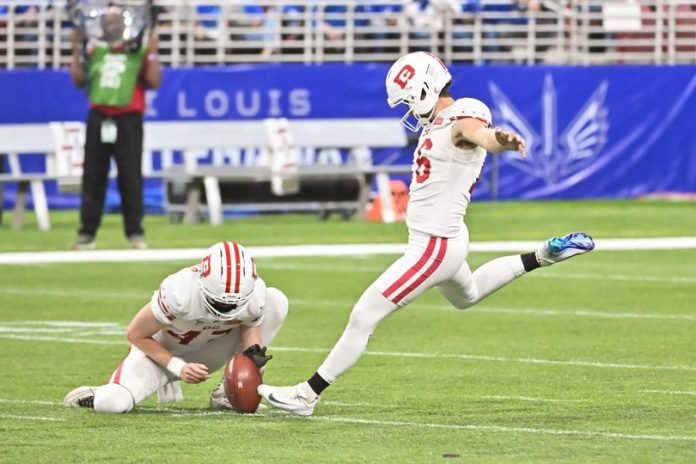 Kicker Matt McCrane fez história na UFL (Foto: Divulgação DC Defenders) Kicker Matt McCrane fez história na UFL (Foto: Divulgação DC Defenders)