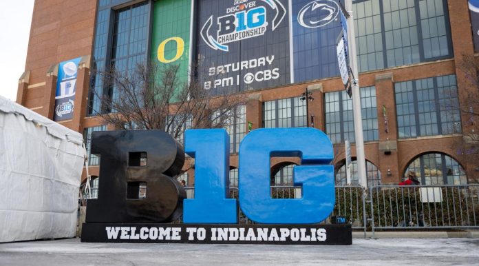 Letreiro da Big Ten no Oil Stadium em Indianápolis, Indiana (Foto Kate Hildebrand)