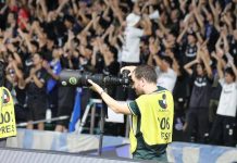 Fotógrafo boicota AFLE após exigências de entrega gratuita de imagens Lionel Piguet em jogo da J. League (Foto: Aki - Akii27)