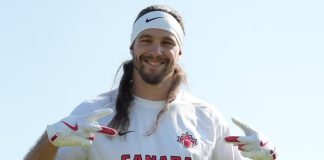 Ex-jogador da CFL Marc-Antoine Dequoy, agora integrante da seleção masculina canadense de flag football (Imagem: The Canadian Press/Handout — Football Canada)