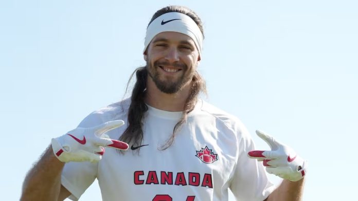 Ex-jogador da CFL Marc-Antoine Dequoy, agora integrante da seleção masculina canadense de flag football (Imagem: The Canadian Press/Handout — Football Canada) Ex-jogador da CFL Marc-Antoine Dequoy, agora integrante da seleção masculina canadense de flag football (Imagem: The Canadian Press/Handout — Football Canada)