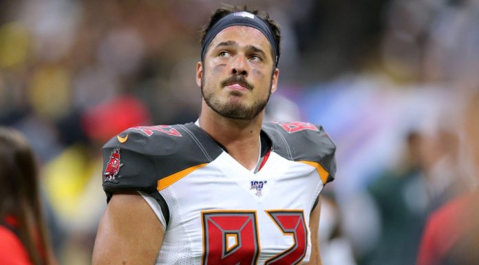 Campeão do Super Bowl, Auclair disputa Mundial de Flag Antony Auclair venceu o Super Bowl pelos Tampa Bay Buccaneers (Foto: Jonathan Bachman)