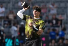 Mais de 200 jogadores da NFL têm interesse nas Olimpíadas Quarterback do Bengals, Joe Burrow, lança um passe pelo Wildcats FFC durante o Fanatics Flag Football Classic, em Los Angeles, em 21 de março. (Foto: Imagn Images / via Reuters)
