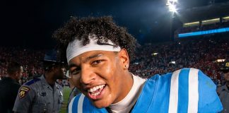 Quarterback Trinidad Chambliss, de Ole Miss, em entrevista à ESPN (Imagem: Transmissão da ESPN)
