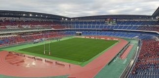 Partida de rúgbi no Nissan Stadium em Yokohama. (Imagem: HKT 1989)