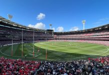 O MCG lotado durante a Grande Final da AFL de 2022; a partida atraiu um público de 100.024 espectadores. (Foto: Divulgação MCG)