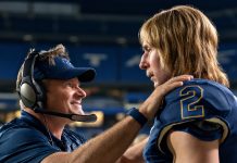 Chad Powers retorna para a 2ª temporada com mais futebol americano Treinador Jake Hudson e Chad Powers (Divulgação Disney+)