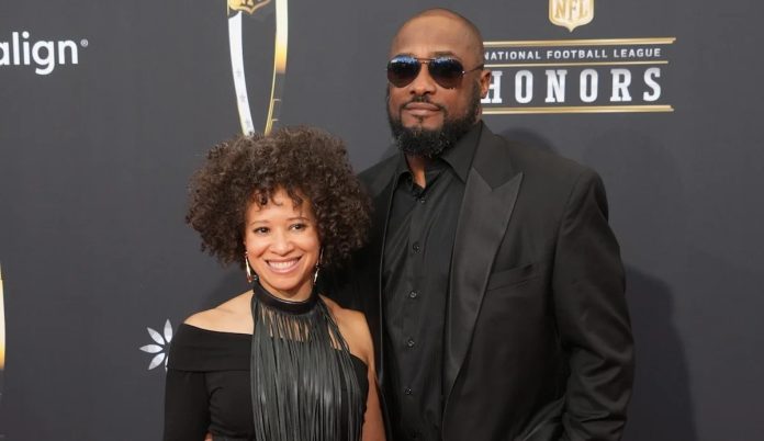 Kiya Winston e Mike Tomlin no tapete vermelho do NFL Honors Super Bowl LVIII, em Las Vegas, Nevada. (Foto: Kirby Lee) Kiya Winston e Mike Tomlin no tapete vermelho do NFL Honors Super Bowl LVIII, em Las Vegas, Nevada. (Foto: Kirby Lee)