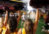 Arizona State entra em campo para o kickoff do Union Jack Classic. (Foto: Tom Jenkins)
