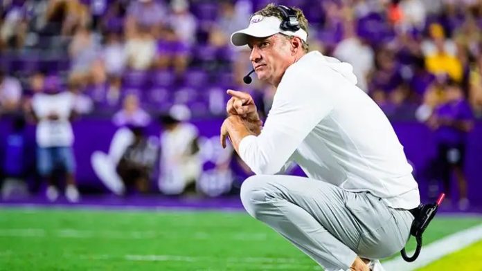 O head coach Lane Kiffin, do LSU Tigers, durante a partida contra o Clemson Tigers, no Tiger Stadium, em 5 de setembro de 2026, em Baton Rouge, Louisiana. (Foto: Gus Stark/LSU)