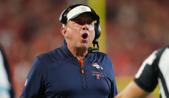 Técnico do Denver Broncos, Sean Payton (Foto: Jay Biggerstaff) Técnico do Denver Broncos, Sean Payton (Foto: Jay Biggerstaff)