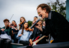 U2 faz show do intervalo de jogo da NFL na Netflix